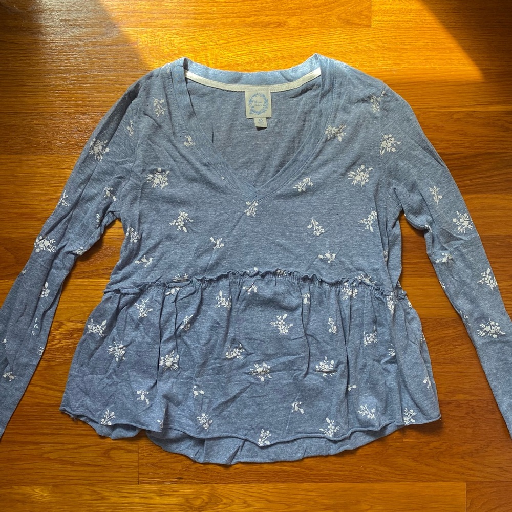 Francesca’s long sleeve floral top